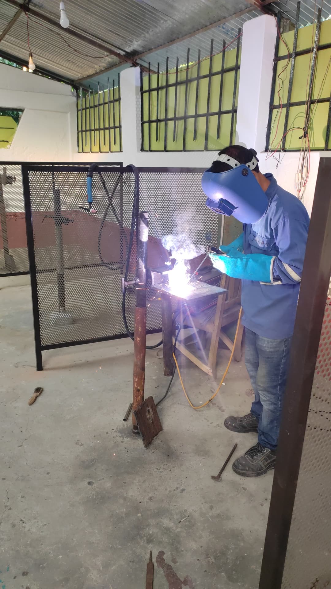 Welding equipment demonstration
